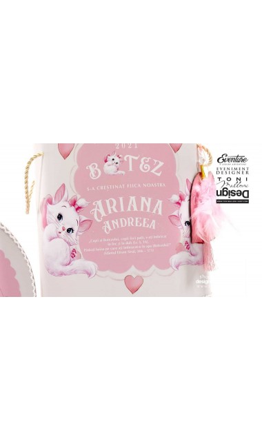 Trusou de botez roz brodat inspirat din desenul animat Pisicile Aristocrate cu pisica Marie 23